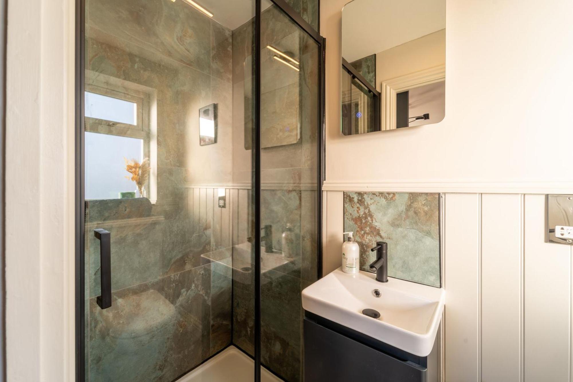 Spacious Town House Sleeps 8, Bath Road Casa de férias Cheltenham