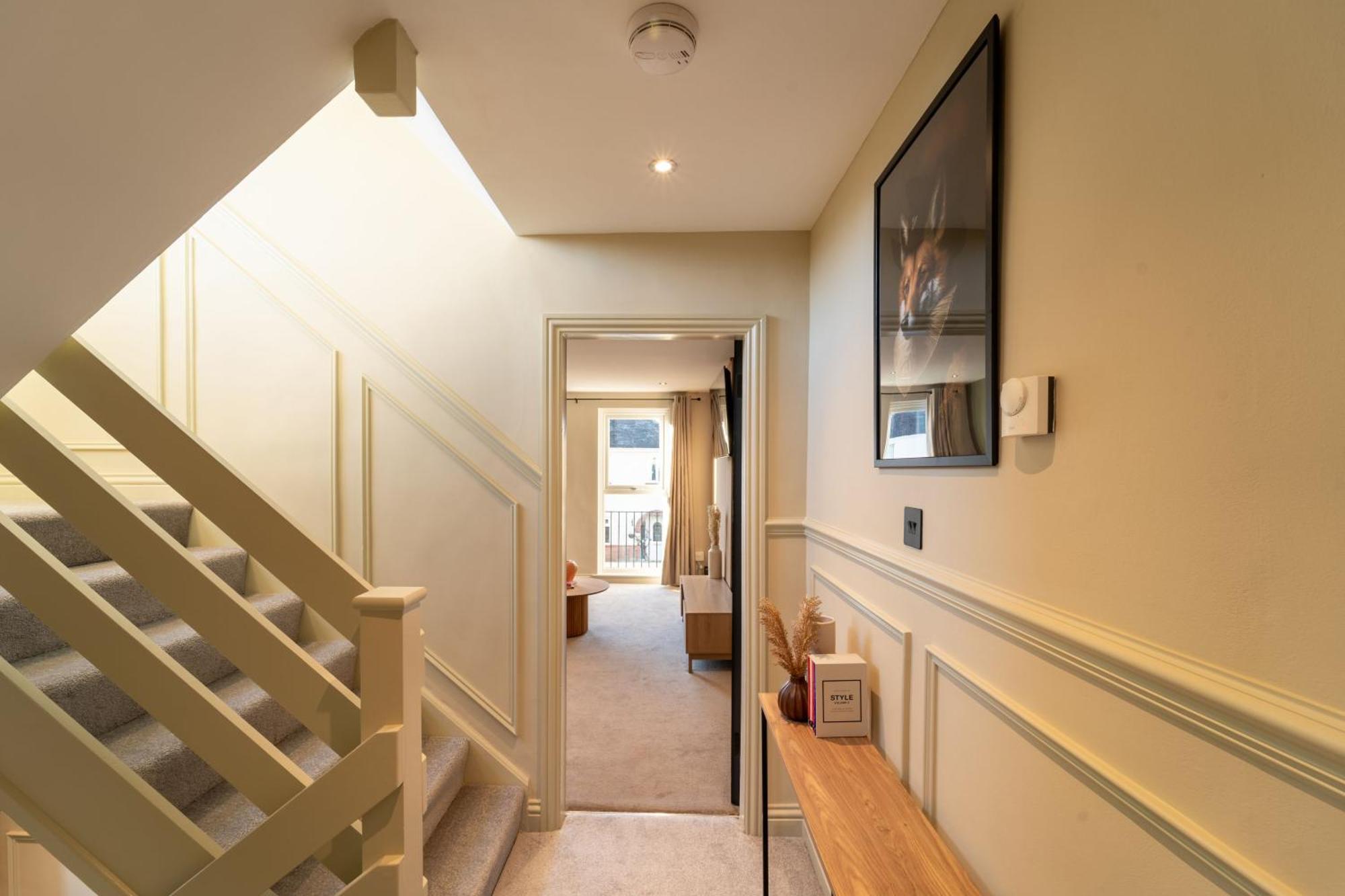 Spacious Town House Sleeps 8, Bath Road Holiday home
