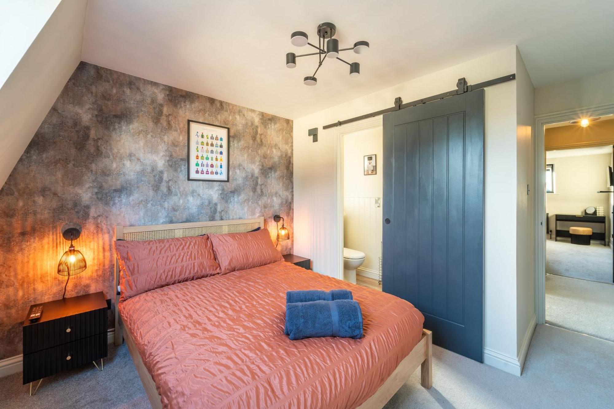 Spacious Town House Sleeps 8, Bath Road Holiday home Cheltenham