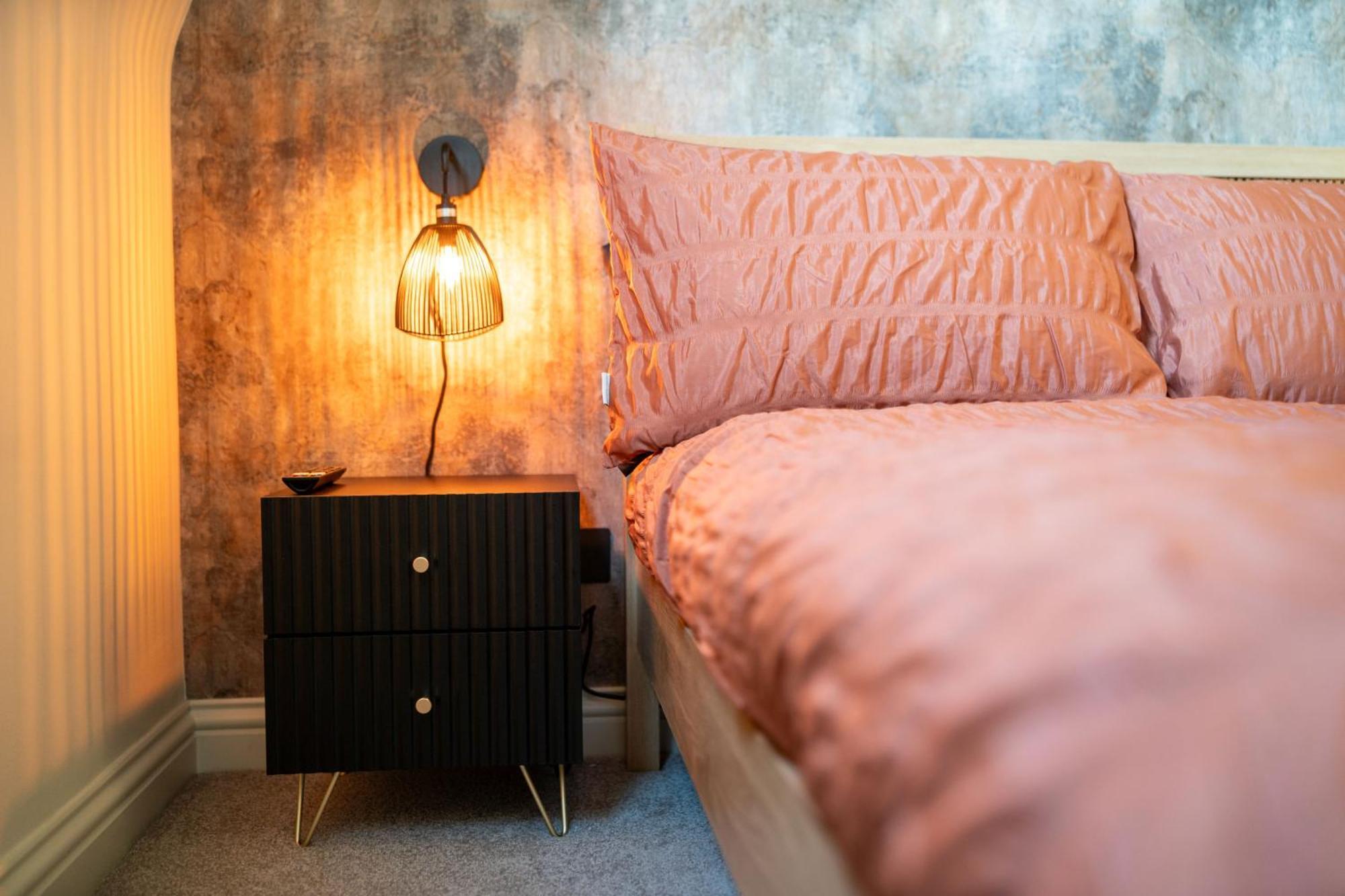 Holiday home Spacious Town House Sleeps 8, Bath Road Cheltenham