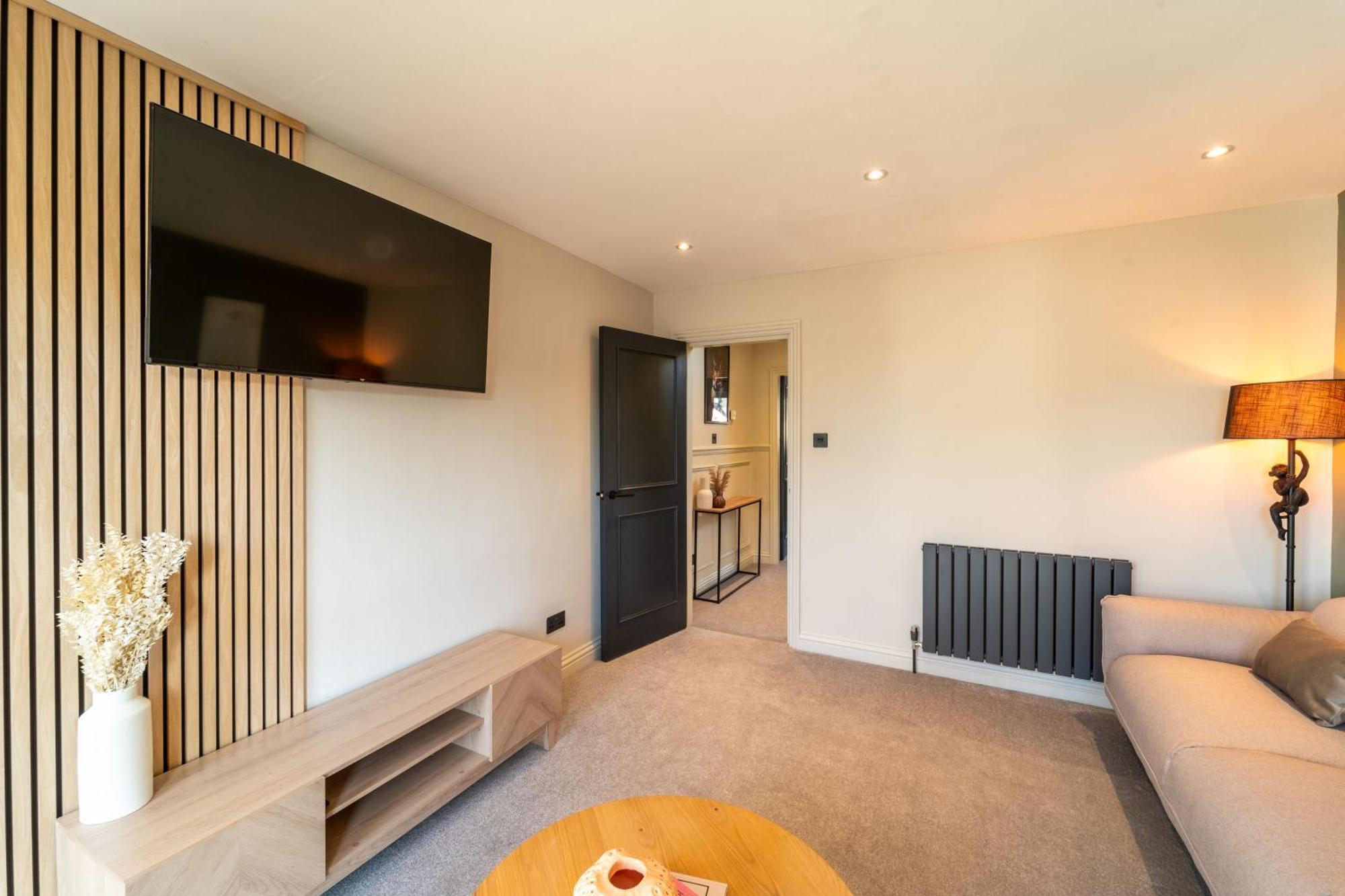 Spacious Town House Sleeps 8, Bath Road * Cheltenham