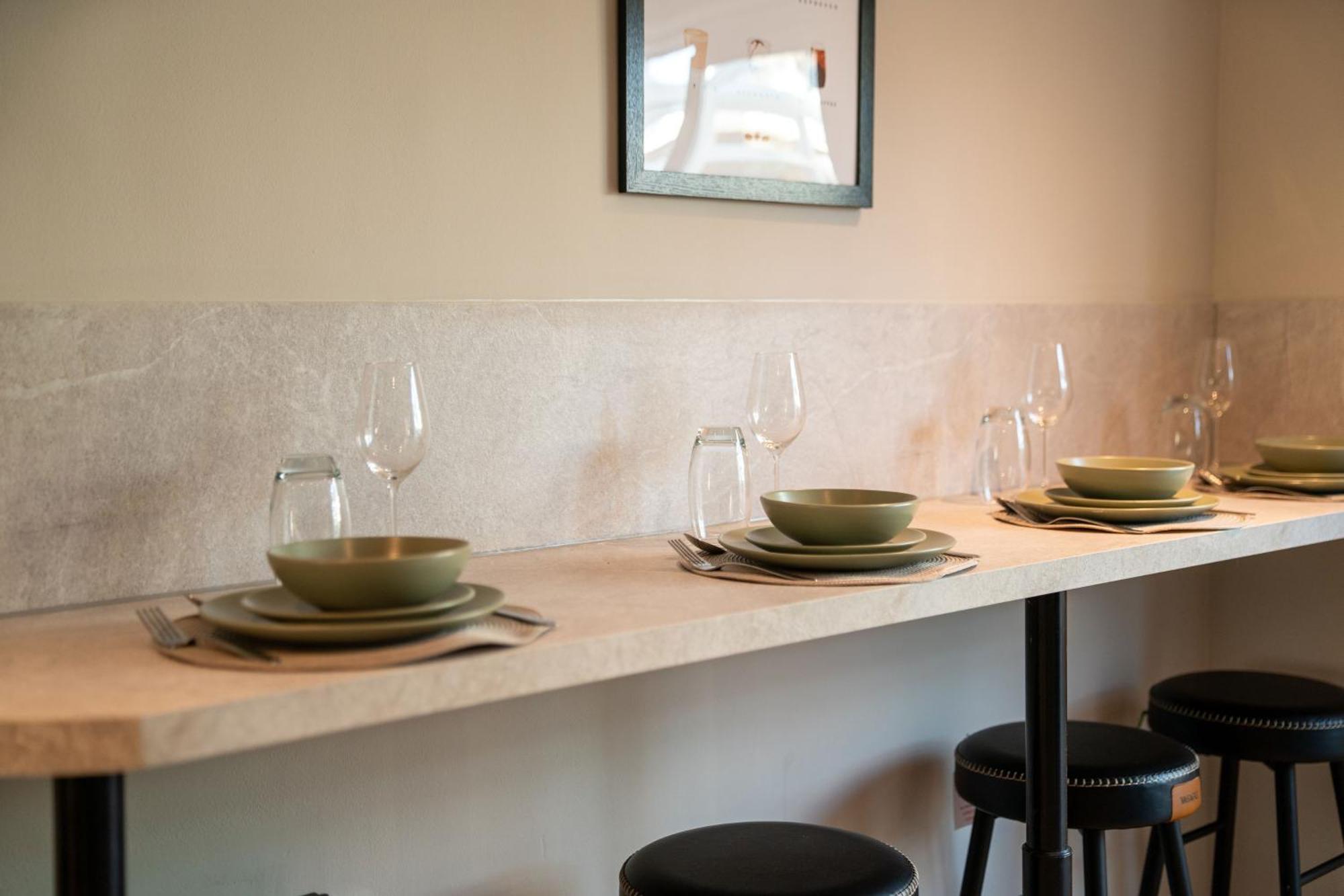 Holiday home Spacious Town House Sleeps 8, Bath Road Cheltenham