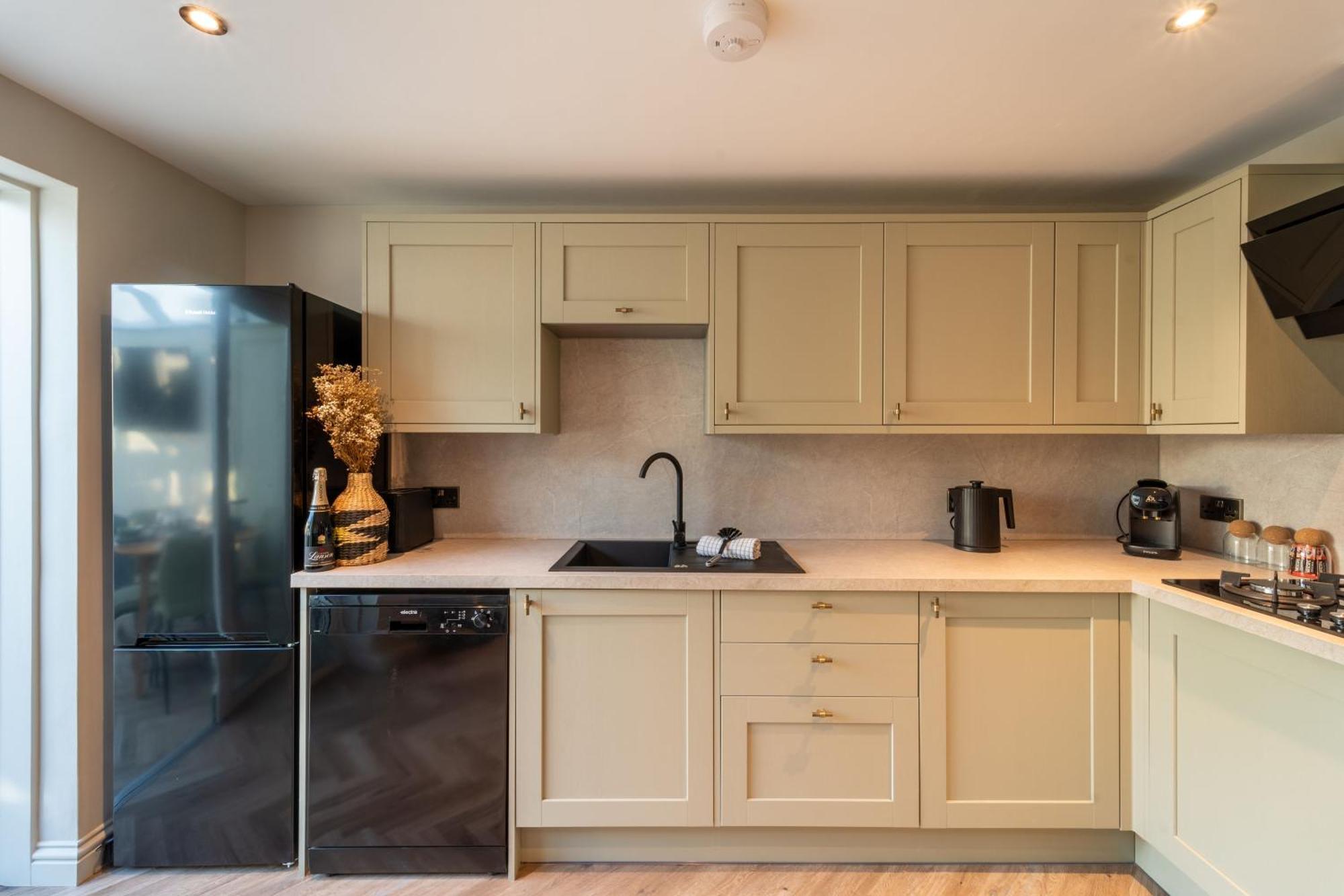 Spacious Town House Sleeps 8, Bath Road Cheltenham