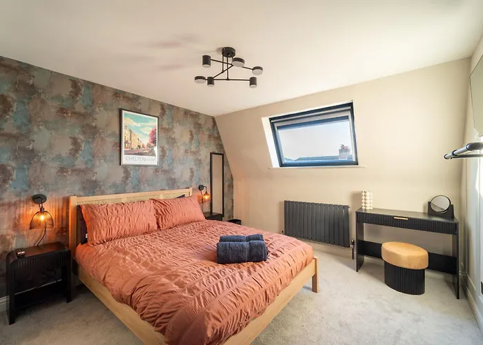 Spacious Town House Sleeps 8, Bath Road Cheltenham